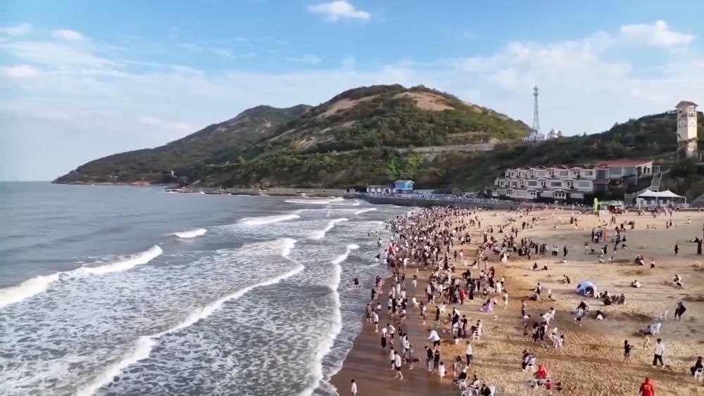 新华视点｜暑期消费“热”起来 多地业态创新点燃夏日经济引擎「相关图片」