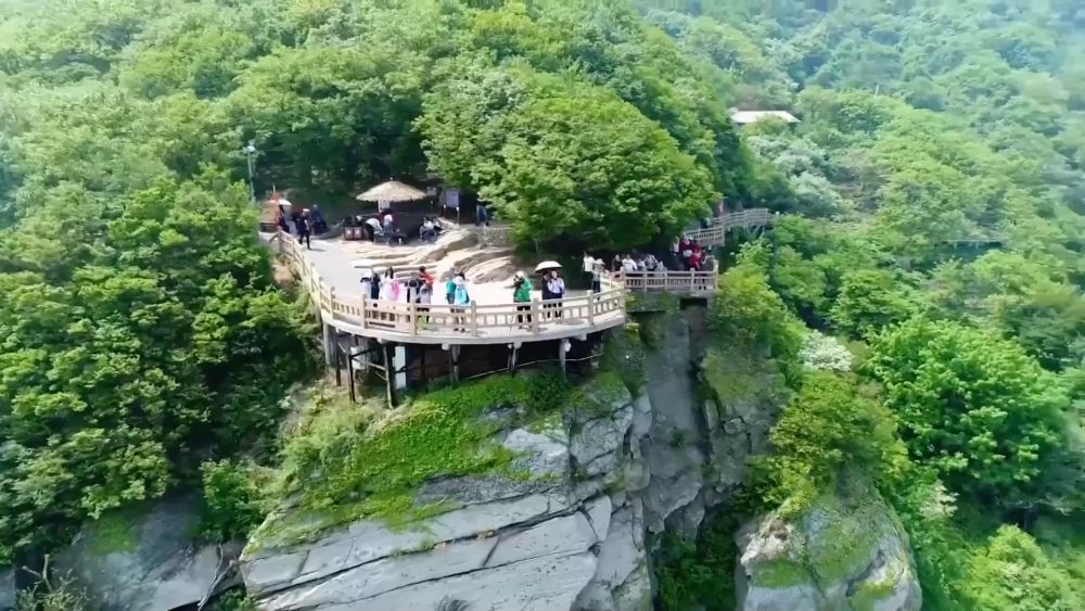 新华视点｜暑期消费“热”起来 多地业态创新点燃夏日经济引擎「相关图片」